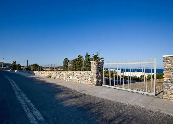 Beachfront Ariadne Willa *