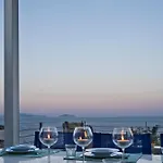 Beachfront Ariadne Villa Mucúna