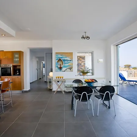 Beachfront Ariadne Villa *