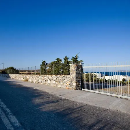 Beachfront Ariadne Villa *