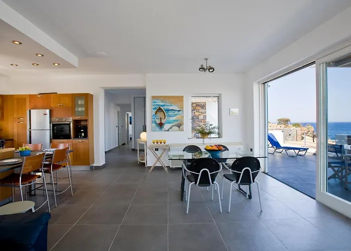 Beachfront Ariadne Villa *